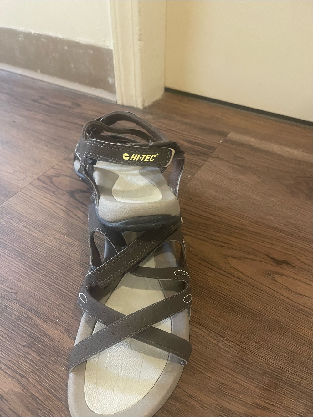 Hi-Tec Women's Brown Strappy Comfort Sandals